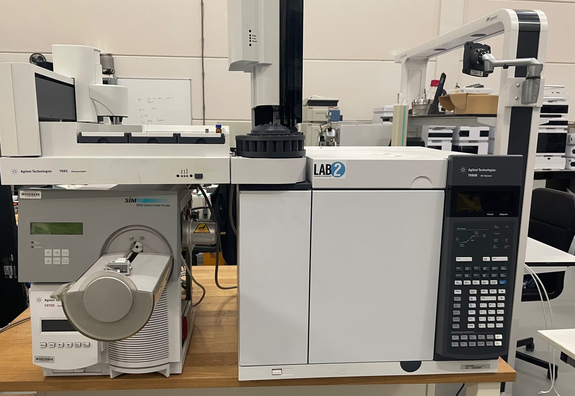 Agilent 5975B inert EI/CI MSD with SIM Direct Inlet Probe