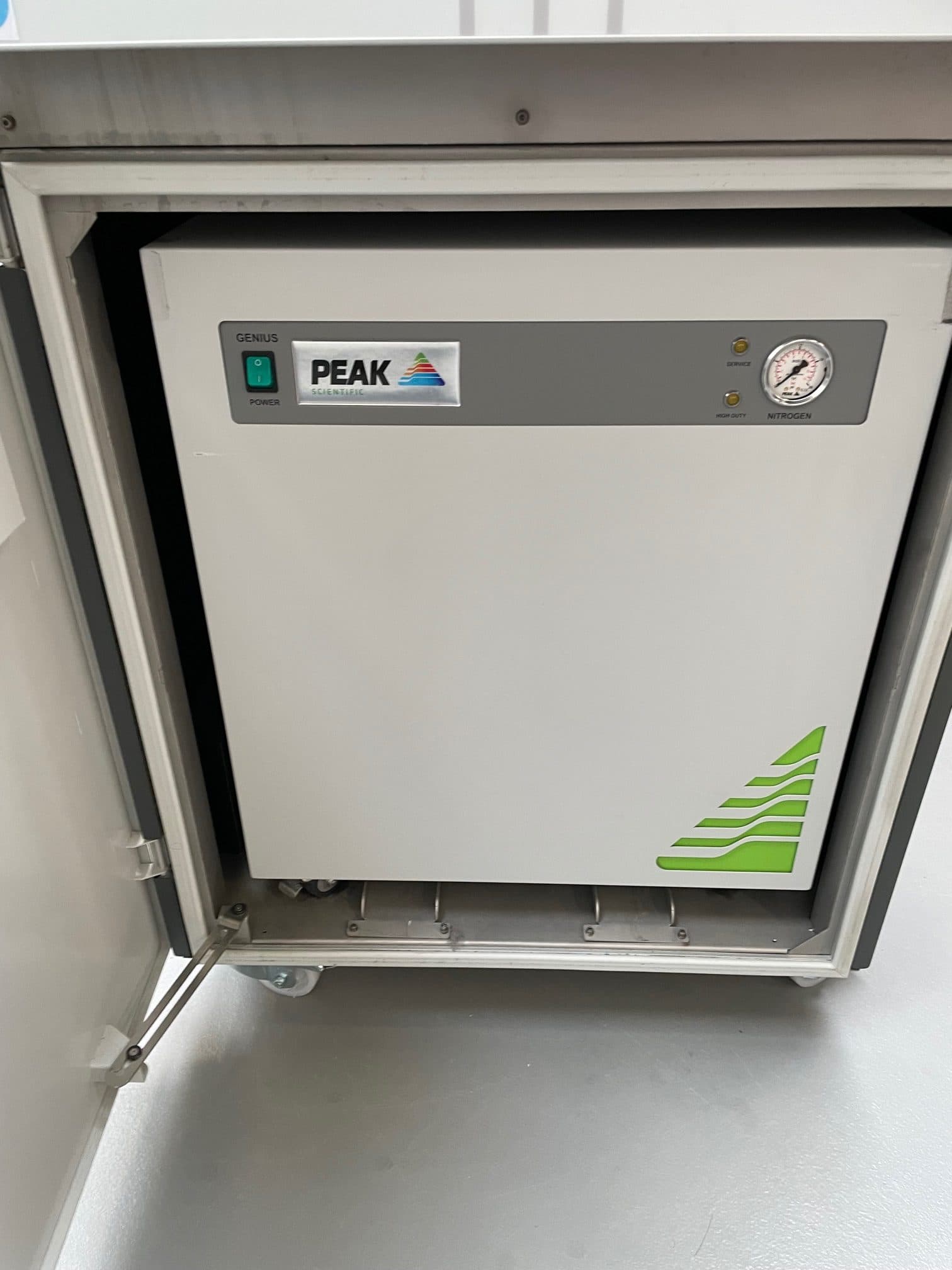 PEAK Scientific Genius NM32LA Nitrogen Generator