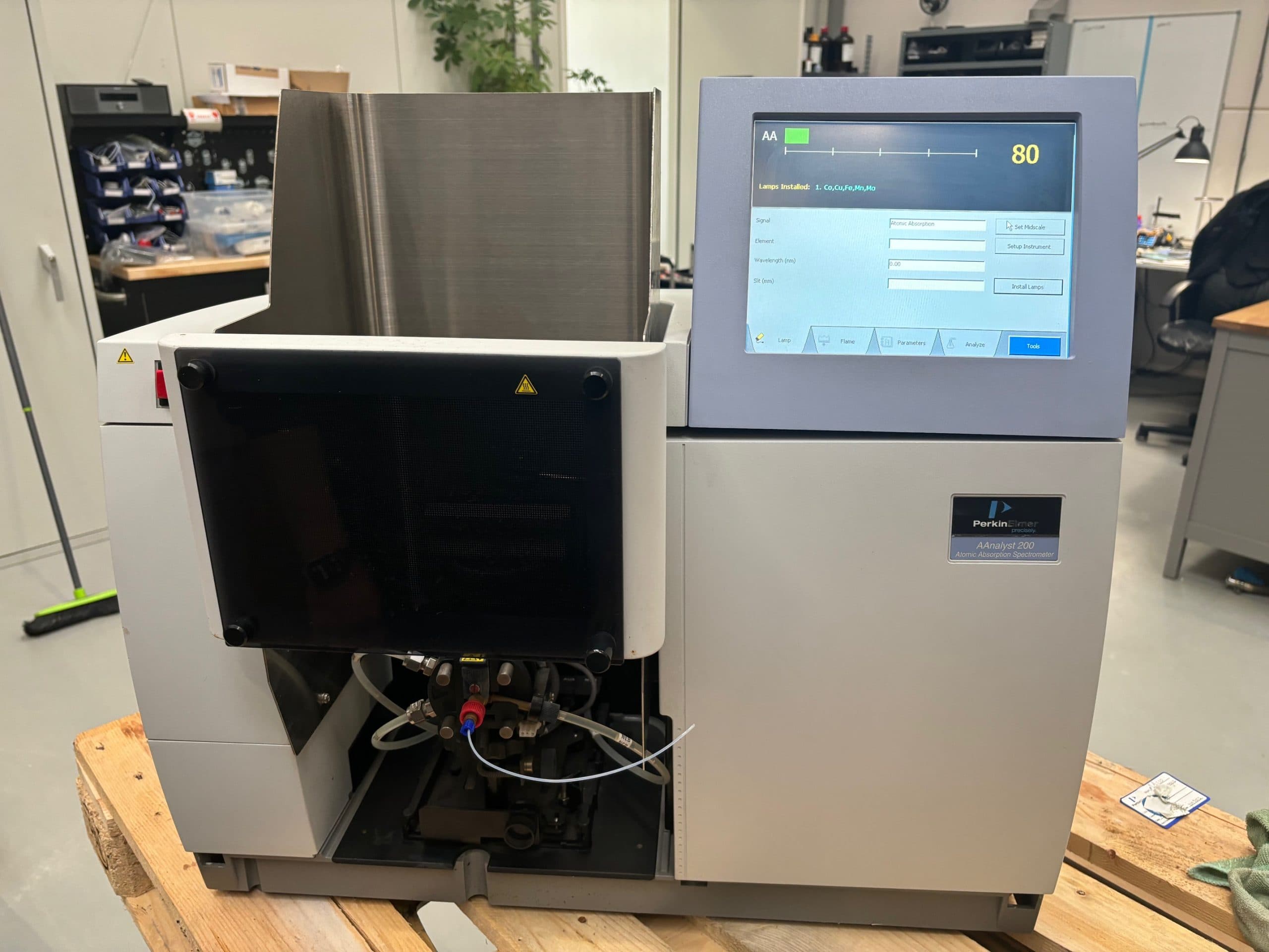 Perkin Elmer AAnalyst 200 AAS Atomic Absorption Spectrometer